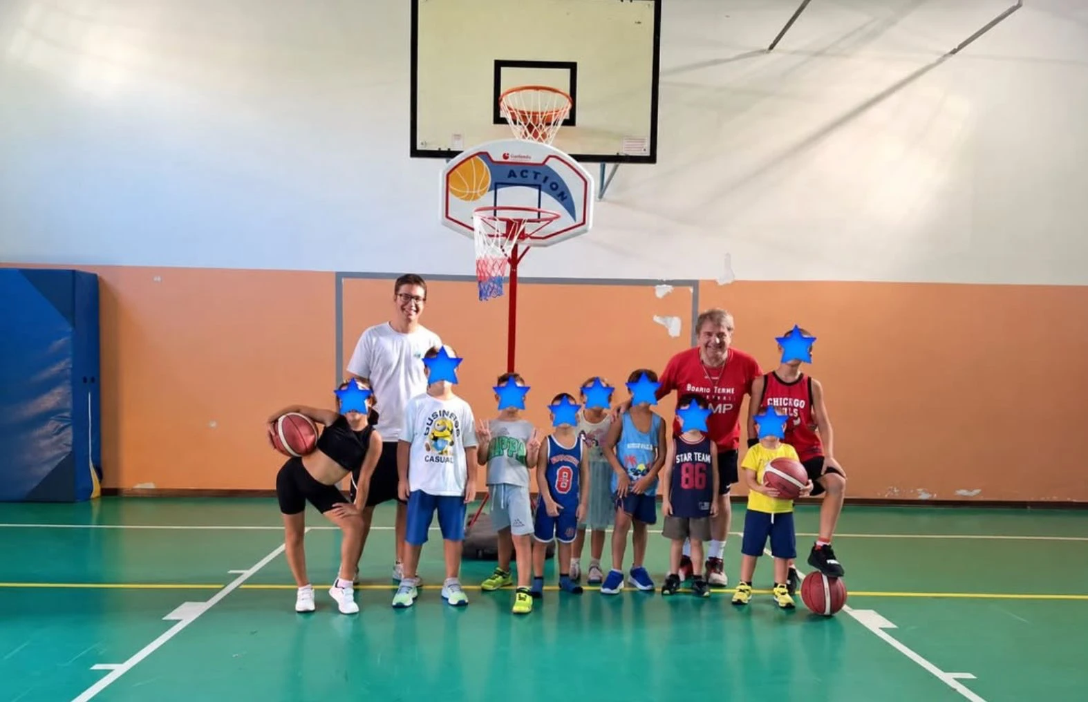 Allenamento MiniBasket ASD APRho in palestra